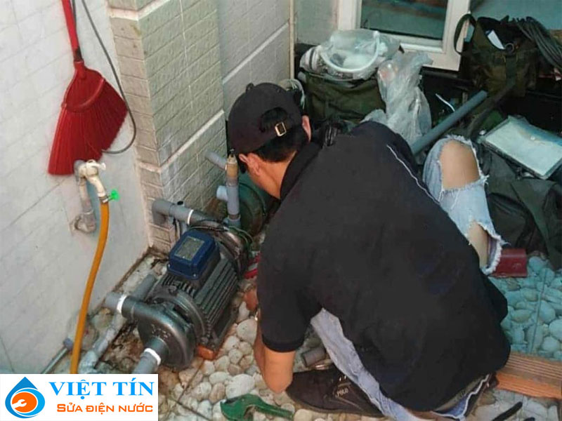 Tại sao bạn nên chọn dịch vụ sửa máy bơm nước Việt Tín tại nhà