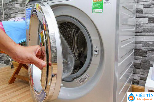 Cửa máy giặt Electrolux hoạt động ra sao?